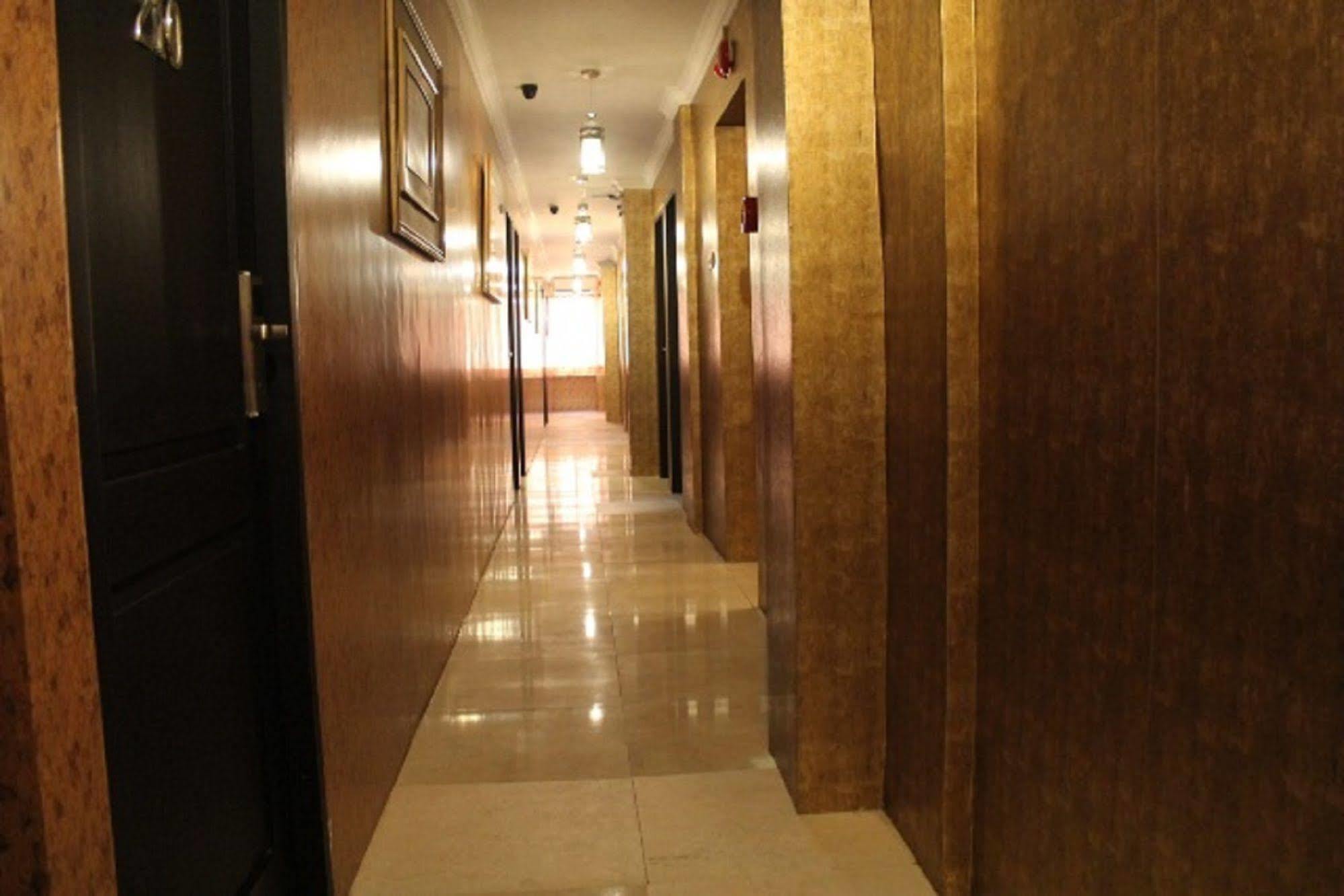 Twins Hotel Jakarta Kültér fotó