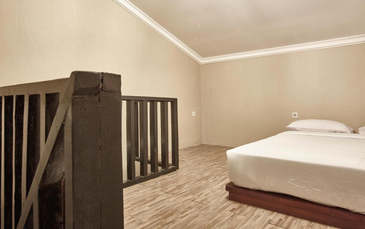 Twins Hotel Jakarta Kültér fotó